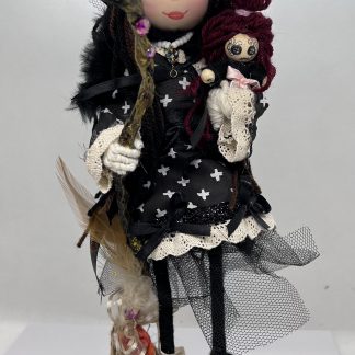 Poupée cheveux marron et noir, poupée sorcière, fait main, fabrication artisanale, fabrication française, idée cadeau