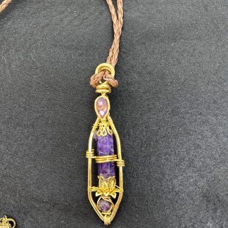 Pendentif pointe cristal améthyste, bijoux fait main, bijoux fantaisie, fabrication française, pierre naturelle, pendentif améthyste